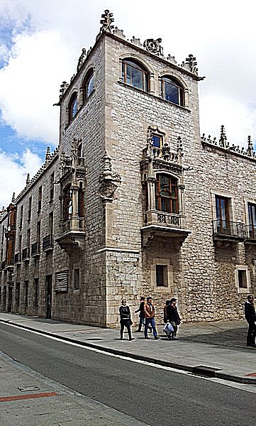 Esquina de la Casa del Cordón en la calle Santander