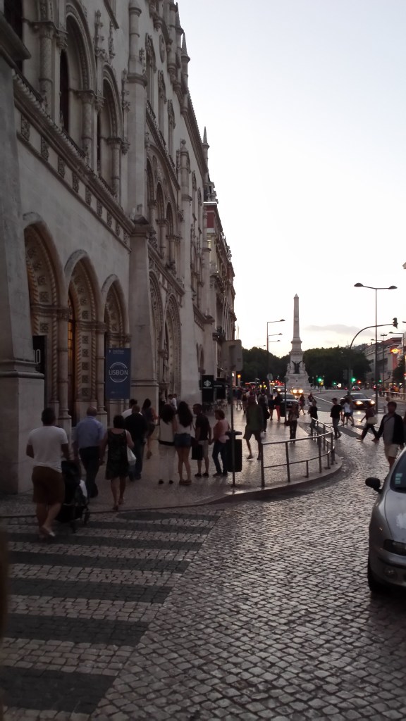 Estación y al fondo Restauradores
