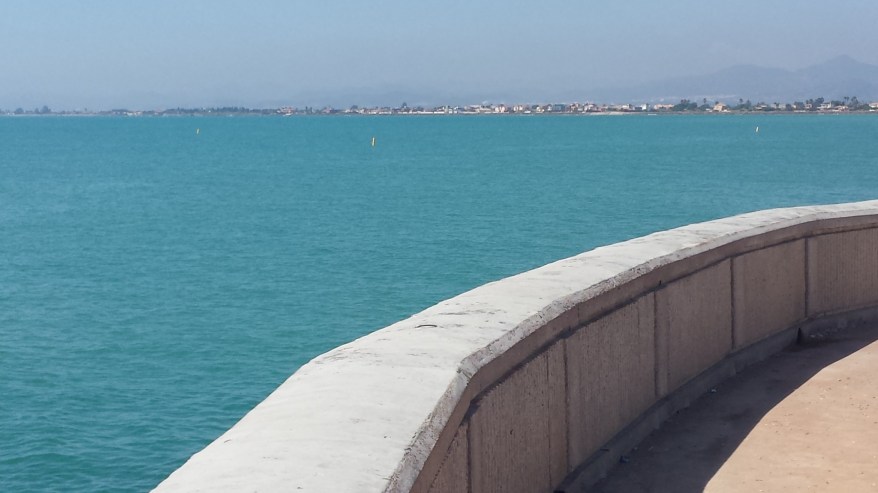 La playa de Nules desde el puerto de Burriana