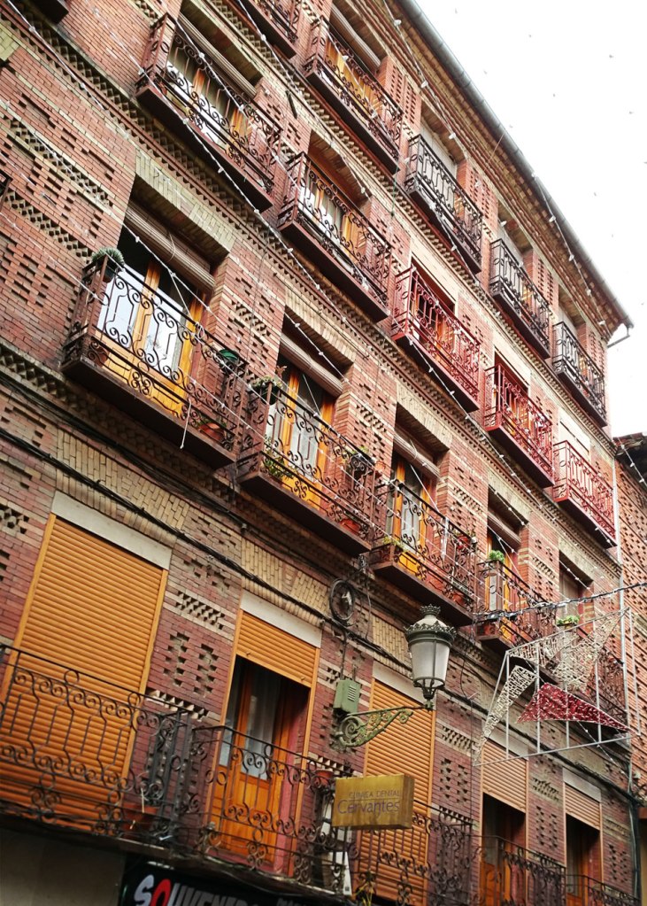 Segovia - Fachada de ladrillo
