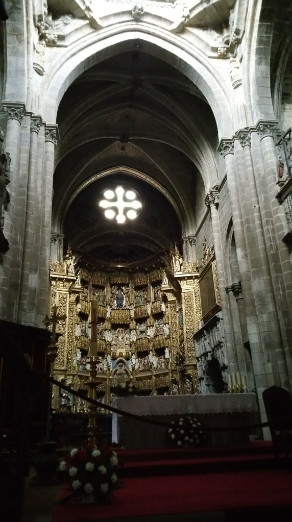 Orense: interior de la Catedral