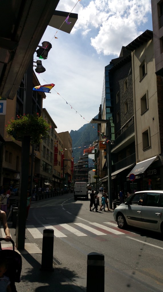 Andorra la Vella. Tramo Oeste de la Avenida Meritxell