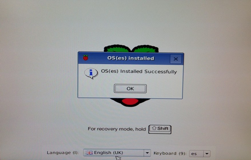 Raspbian instalado correctamente.