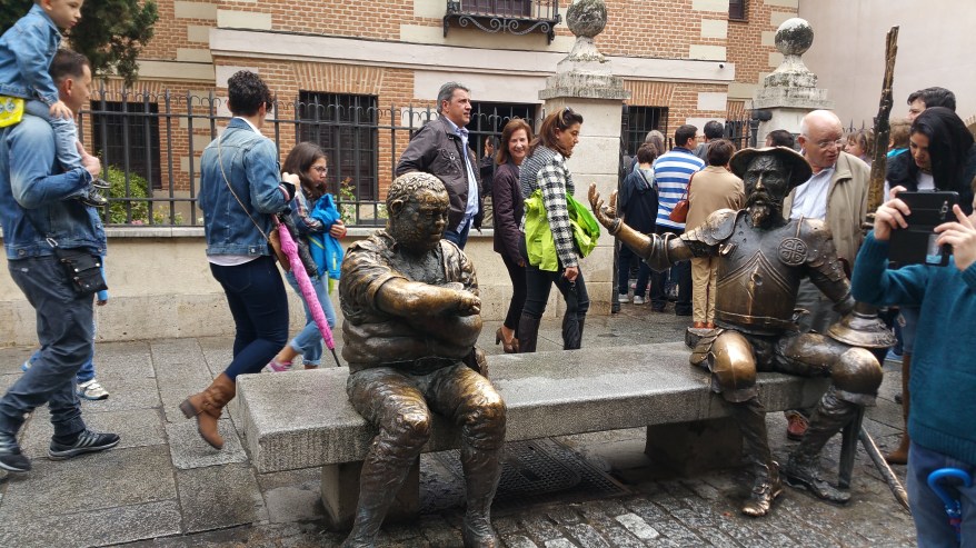 Mercado Cervantino de Alcalá- El Ingenioso Hidalgo de testigo